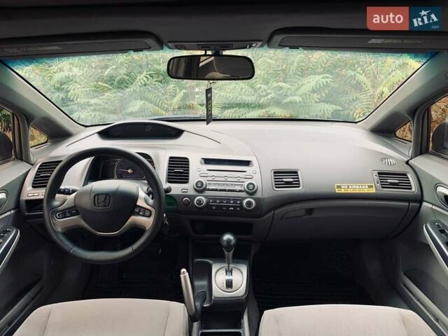 Серый Хонда Цивик, объемом двигателя 1.8 л и пробегом 213 тыс. км за 5999 $, фото 23 на Automoto.ua