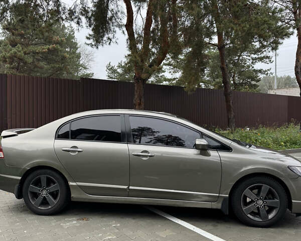 Серый Хонда Цивик, объемом двигателя 1.8 л и пробегом 259 тыс. км за 6600 $, фото 7 на Automoto.ua