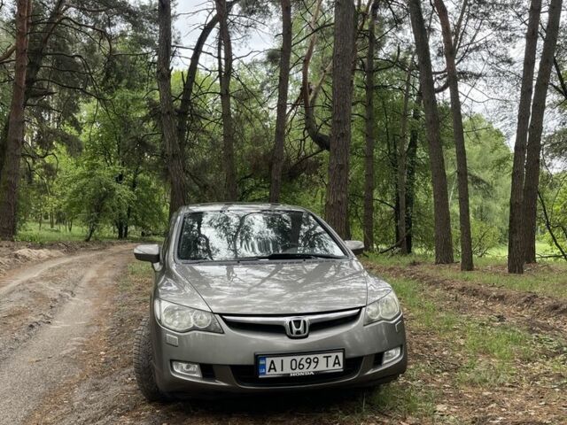 Серый Хонда Цивик, объемом двигателя 1.8 л и пробегом 366 тыс. км за 5600 $, фото 1 на Automoto.ua