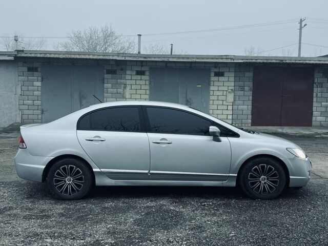 Серый Хонда Цивик, объемом двигателя 1.3 л и пробегом 225 тыс. км за 5900 $, фото 12 на Automoto.ua