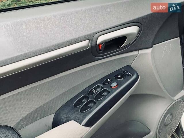 Серый Хонда Цивик, объемом двигателя 1.8 л и пробегом 213 тыс. км за 5999 $, фото 21 на Automoto.ua