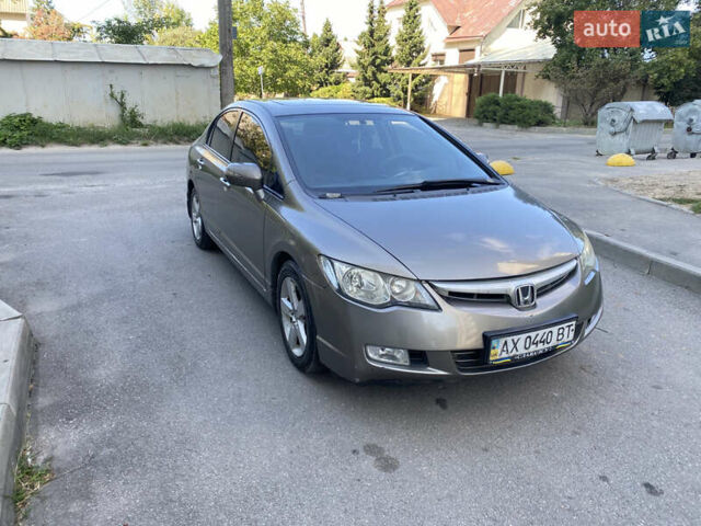 Серый Хонда Цивик, объемом двигателя 1.8 л и пробегом 240 тыс. км за 4950 $, фото 7 на Automoto.ua