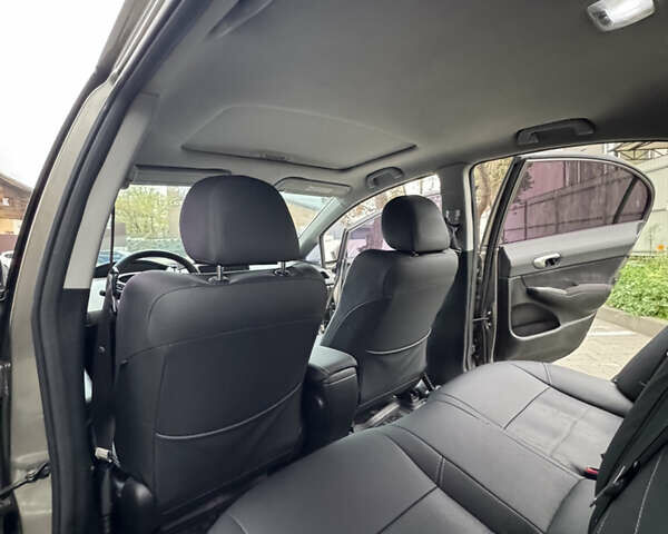 Серый Хонда Цивик, объемом двигателя 1.8 л и пробегом 259 тыс. км за 6600 $, фото 18 на Automoto.ua