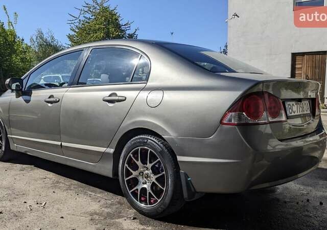 Сірий Хонда Сівік, об'ємом двигуна 1.8 л та пробігом 230 тис. км за 5400 $, фото 8 на Automoto.ua