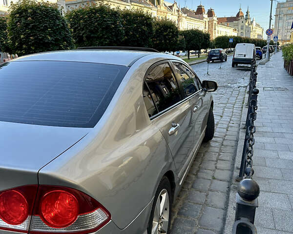 Серый Хонда Цивик, объемом двигателя 1.8 л и пробегом 300 тыс. км за 5400 $, фото 6 на Automoto.ua
