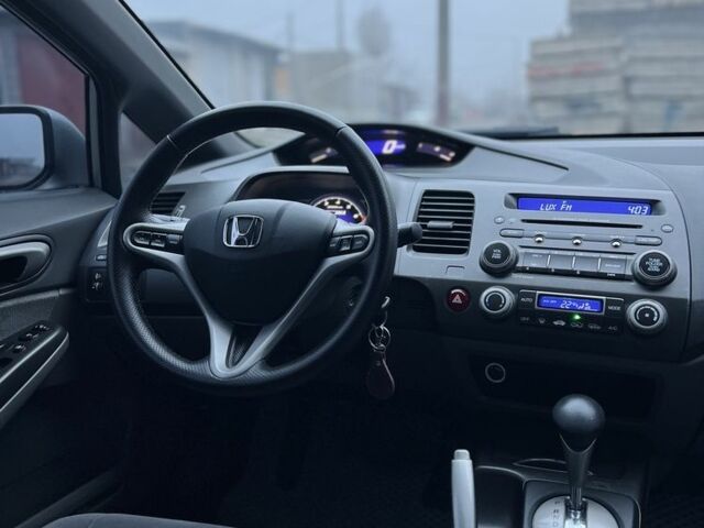 Серый Хонда Цивик, объемом двигателя 1.3 л и пробегом 225 тыс. км за 5900 $, фото 18 на Automoto.ua