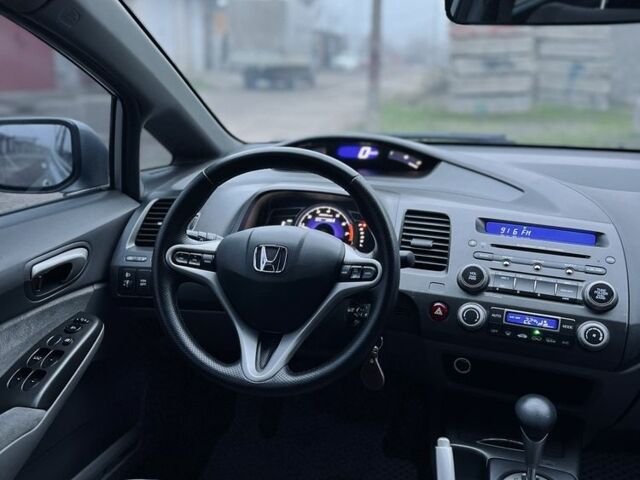 Серый Хонда Цивик, объемом двигателя 1.3 л и пробегом 225 тыс. км за 5900 $, фото 16 на Automoto.ua