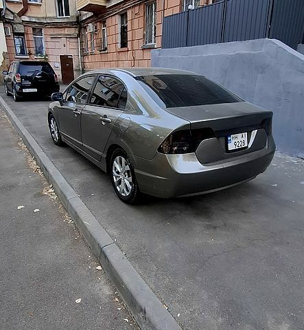 Сірий Хонда Сівік, об'ємом двигуна 1.8 л та пробігом 280 тис. км за 4800 $, фото 1 на Automoto.ua