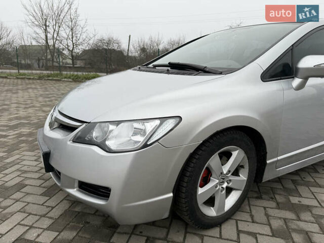 Серый Хонда Цивик, объемом двигателя 1.8 л и пробегом 270 тыс. км за 4300 $, фото 9 на Automoto.ua