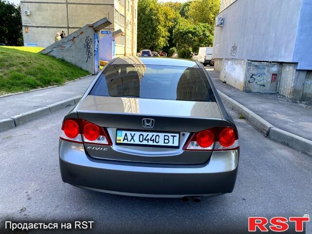 Серый Хонда Цивик, объемом двигателя 1.8 л и пробегом 241 тыс. км за 5250 $, фото 2 на Automoto.ua