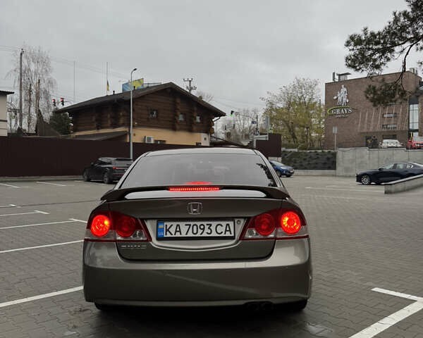 Серый Хонда Цивик, объемом двигателя 1.8 л и пробегом 259 тыс. км за 6600 $, фото 11 на Automoto.ua