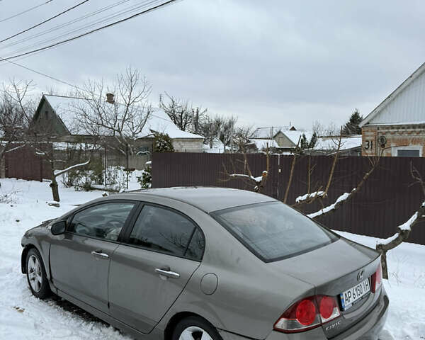 Серый Хонда Цивик, объемом двигателя 1.8 л и пробегом 245 тыс. км за 2000 $, фото 4 на Automoto.ua