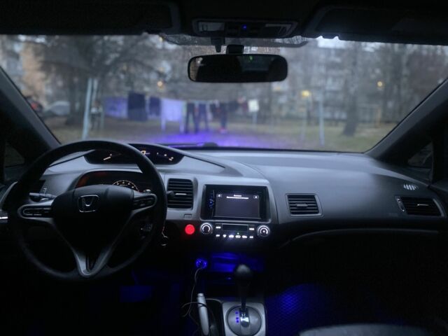 Серый Хонда Цивик, объемом двигателя 1.8 л и пробегом 250 тыс. км за 4900 $, фото 4 на Automoto.ua