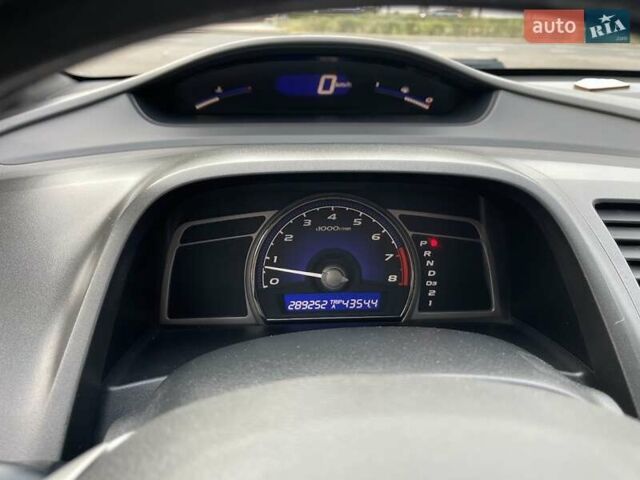 Серый Хонда Цивик, объемом двигателя 1.8 л и пробегом 289 тыс. км за 6200 $, фото 7 на Automoto.ua