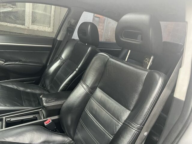 Серый Хонда Цивик, объемом двигателя 1.8 л и пробегом 225 тыс. км за 5100 $, фото 3 на Automoto.ua