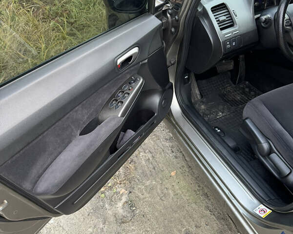 Сірий Хонда Сівік, об'ємом двигуна 1.8 л та пробігом 181 тис. км за 6800 $, фото 16 на Automoto.ua