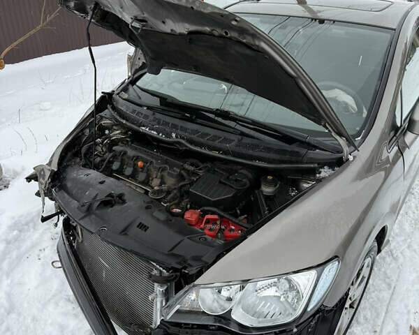 Серый Хонда Цивик, объемом двигателя 1.8 л и пробегом 245 тыс. км за 2000 $, фото 11 на Automoto.ua