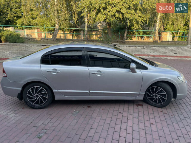 Серый Хонда Цивик, объемом двигателя 1.8 л и пробегом 316 тыс. км за 6200 $, фото 2 на Automoto.ua