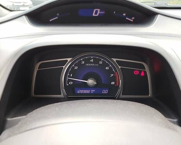 Серый Хонда Цивик, объемом двигателя 1.8 л и пробегом 130 тыс. км за 6500 $, фото 16 на Automoto.ua