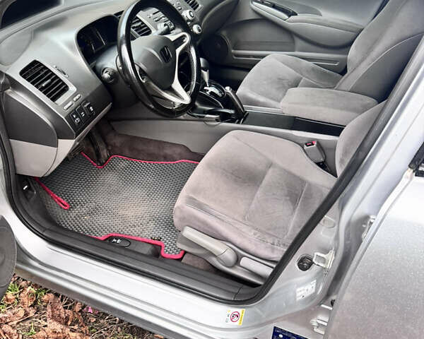 Серый Хонда Цивик, объемом двигателя 1.8 л и пробегом 316 тыс. км за 5750 $, фото 10 на Automoto.ua