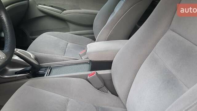 Серый Хонда Цивик, объемом двигателя 1.3 л и пробегом 209 тыс. км за 7000 $, фото 8 на Automoto.ua