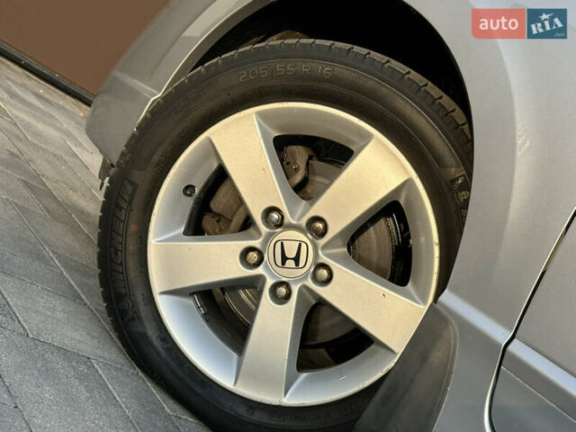 Серый Хонда Цивик, объемом двигателя 1.8 л и пробегом 176 тыс. км за 7999 $, фото 17 на Automoto.ua