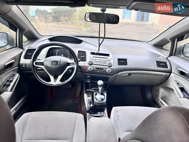 Серый Хонда Цивик, объемом двигателя 1.8 л и пробегом 316 тыс. км за 5750 $, фото 12 на Automoto.ua