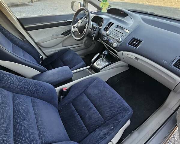 Серый Хонда Цивик, объемом двигателя 1.3 л и пробегом 200 тыс. км за 2900 $, фото 10 на Automoto.ua