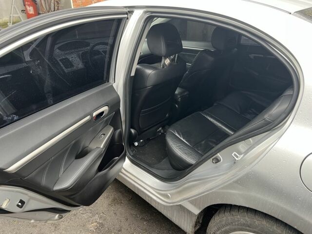 Серый Хонда Цивик, объемом двигателя 1.8 л и пробегом 225 тыс. км за 5100 $, фото 6 на Automoto.ua