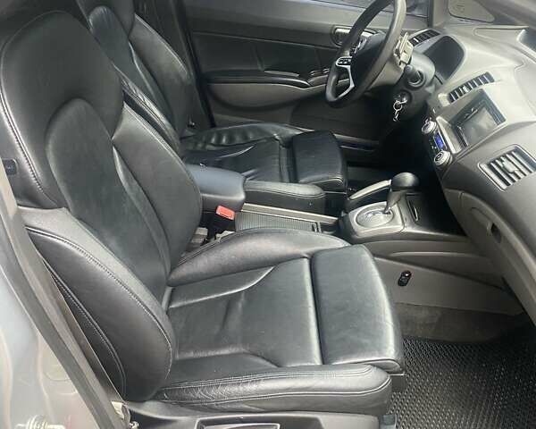 Серый Хонда Цивик, объемом двигателя 1.8 л и пробегом 250 тыс. км за 4800 $, фото 4 на Automoto.ua