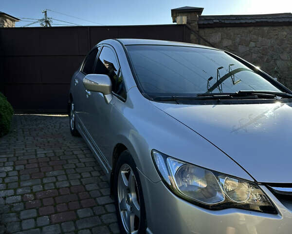 Хонда Цивик 2007 в Львове на Automoto.ua Серый Хонда Цивик, объемом двигателя 1.34 л и пробегом 194 тыс. км за 4999 $, фото 1 на Automoto.ua