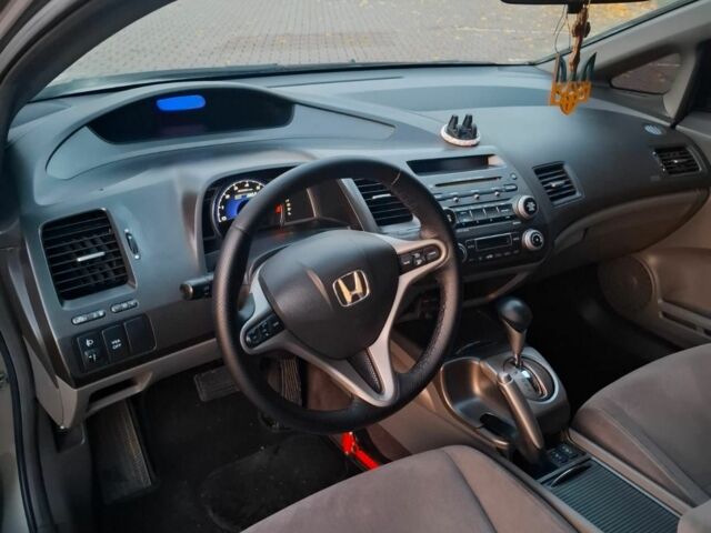 Хонда Цивик 2007 в Миргороде на Automoto.ua Серый Хонда Цивик, объемом двигателя 1.3 л и пробегом 1000 тыс. км за 5900 $, фото 6 на Automoto.ua