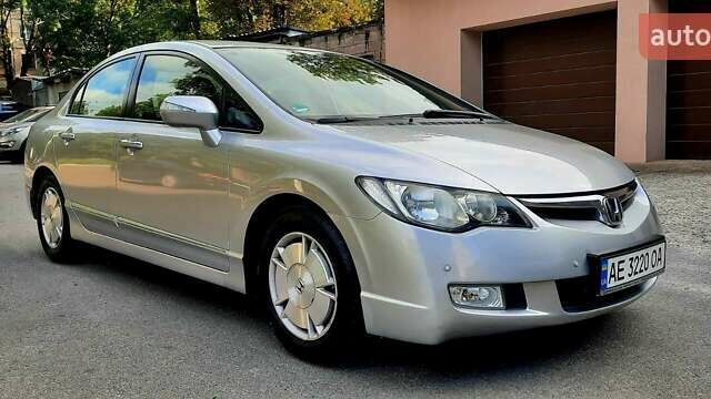 Серый Хонда Цивик, объемом двигателя 1.3 л и пробегом 209 тыс. км за 7000 $, фото 15 на Automoto.ua