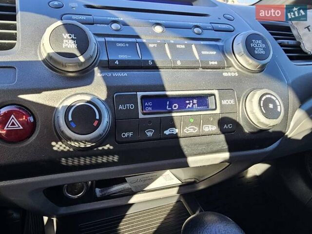 Серый Хонда Цивик, объемом двигателя 1.8 л и пробегом 255 тыс. км за 5800 $, фото 16 на Automoto.ua