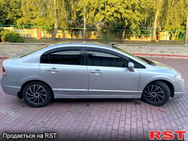 Серый Хонда Цивик, объемом двигателя 1.8 л и пробегом 316 тыс. км за 6200 $, фото 2 на Automoto.ua