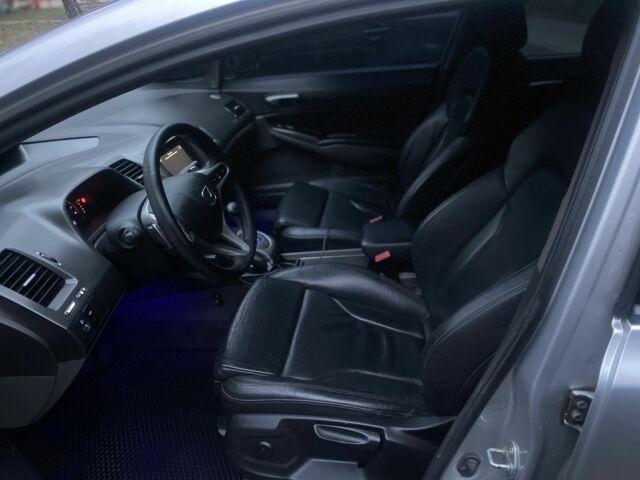 Серый Хонда Цивик, объемом двигателя 1.8 л и пробегом 250 тыс. км за 4900 $, фото 3 на Automoto.ua