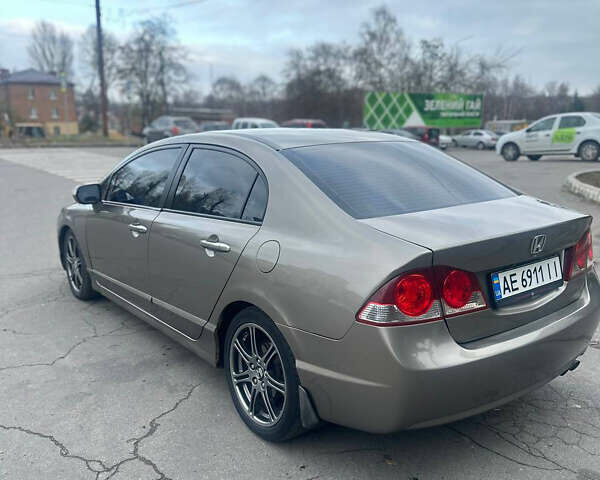 Серый Хонда Цивик, объемом двигателя 1.8 л и пробегом 311 тыс. км за 5500 $, фото 3 на Automoto.ua