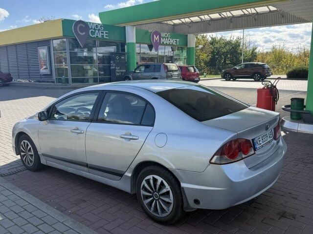 Серый Хонда Цивик, объемом двигателя 1.8 л и пробегом 180 тыс. км за 1900 $, фото 2 на Automoto.ua