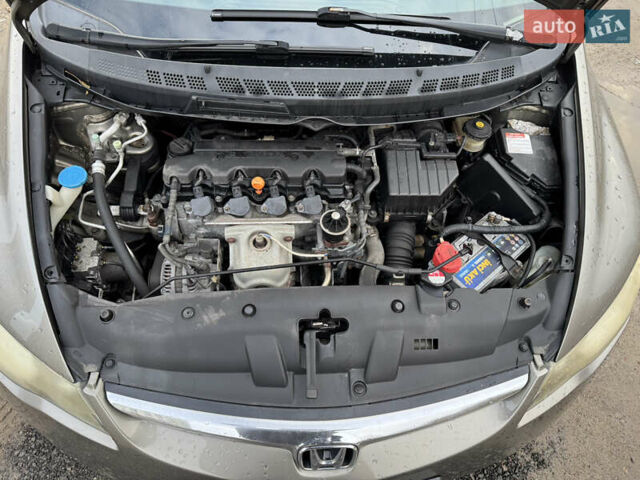 Сірий Хонда Сівік, об'ємом двигуна 1.8 л та пробігом 181 тис. км за 6800 $, фото 9 на Automoto.ua