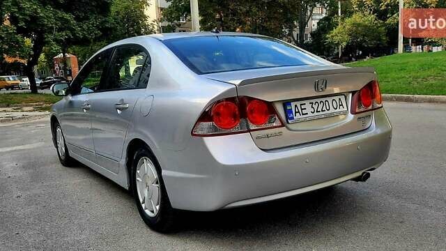 Серый Хонда Цивик, объемом двигателя 1.3 л и пробегом 209 тыс. км за 7000 $, фото 17 на Automoto.ua