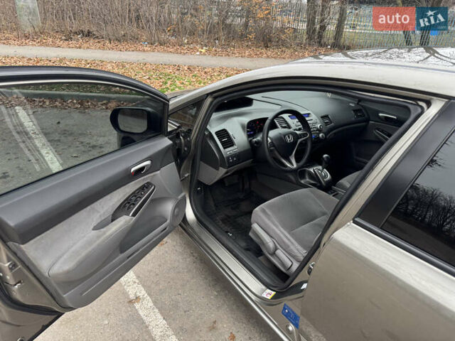 Сірий Хонда Сівік, об'ємом двигуна 1.34 л та пробігом 223 тис. км за 6300 $, фото 5 на Automoto.ua