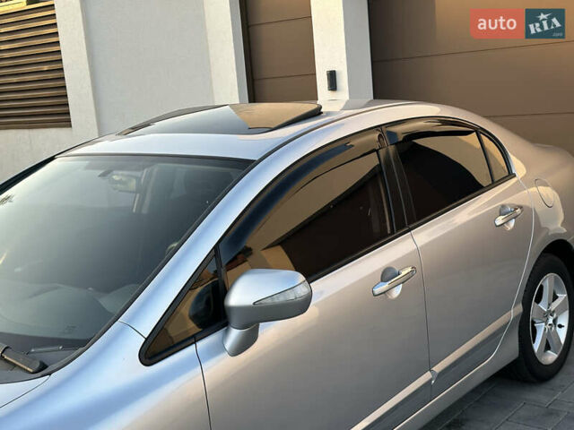 Серый Хонда Цивик, объемом двигателя 1.8 л и пробегом 176 тыс. км за 7999 $, фото 24 на Automoto.ua