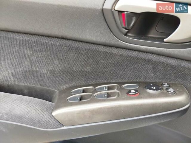 Серый Хонда Цивик, объемом двигателя 1.8 л и пробегом 130 тыс. км за 6500 $, фото 15 на Automoto.ua