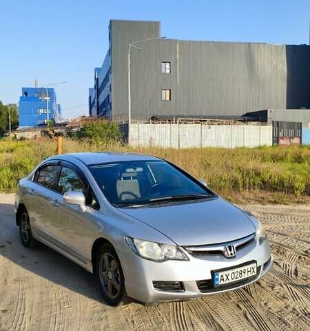 Серый Хонда Цивик, объемом двигателя 1.8 л и пробегом 200 тыс. км за 5300 $, фото 5 на Automoto.ua