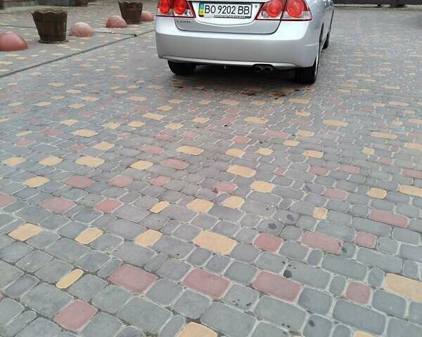 Серый Хонда Цивик, объемом двигателя 1.8 л и пробегом 130 тыс. км за 6500 $, фото 8 на Automoto.ua