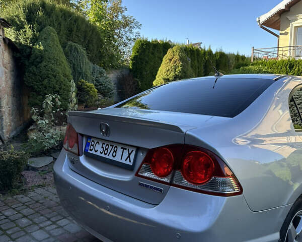 Хонда Цивик 2007 в Львове на Automoto.ua Серый Хонда Цивик, объемом двигателя 1.34 л и пробегом 194 тыс. км за 4999 $, фото 2 на Automoto.ua