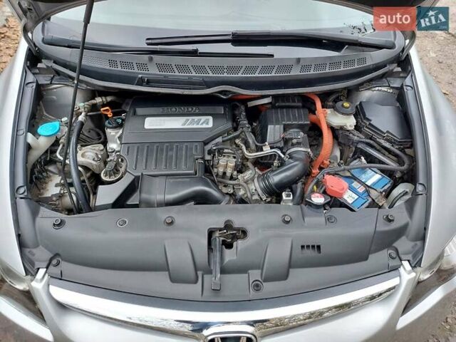 Серый Хонда Цивик, объемом двигателя 1.3 л и пробегом 170 тыс. км за 7000 $, фото 29 на Automoto.ua