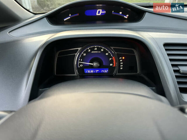 Серый Хонда Цивик, объемом двигателя 1.8 л и пробегом 176 тыс. км за 7999 $, фото 62 на Automoto.ua