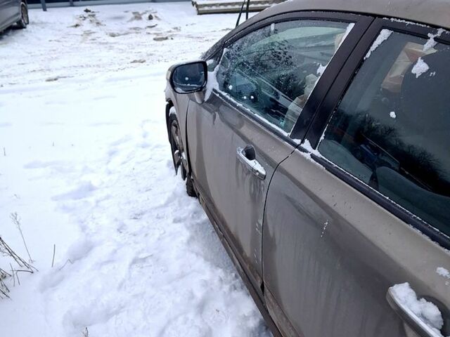 Серый Хонда Цивик, объемом двигателя 1.8 л и пробегом 270 тыс. км за 2500 $, фото 4 на Automoto.ua