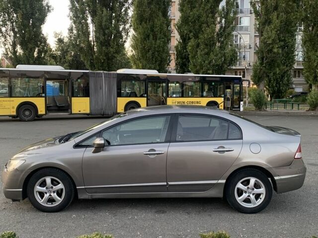 Серый Хонда Цивик, объемом двигателя 1.3 л и пробегом 255 тыс. км за 4100 $, фото 8 на Automoto.ua